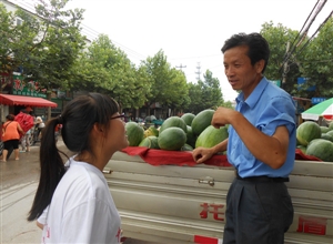 中礦大文法學(xué)生會(huì)暑期實(shí)踐團(tuán)進(jìn)行農(nóng)村環(huán)境調(diào)查