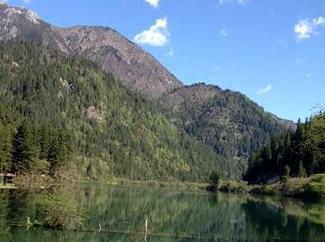 劉媛:青山綠水間