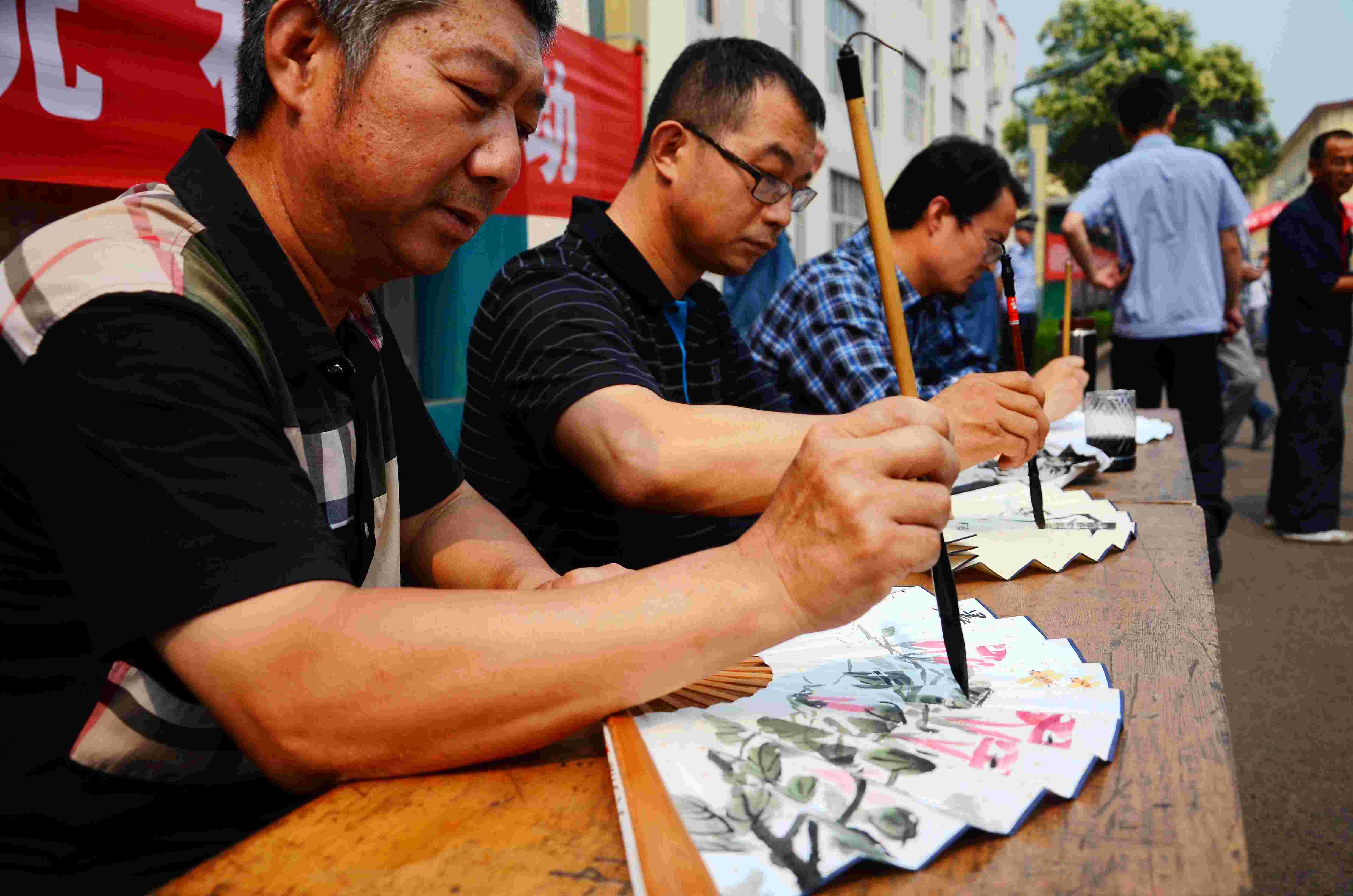 小扇子大祝福  “安全扇”扇安全風(fēng)