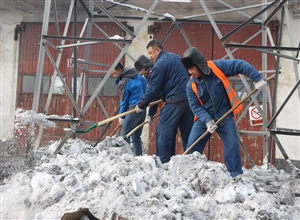 天業(yè)燃運(yùn)公司全員參與 打響春季清雪攻堅(jiān)戰(zhàn)